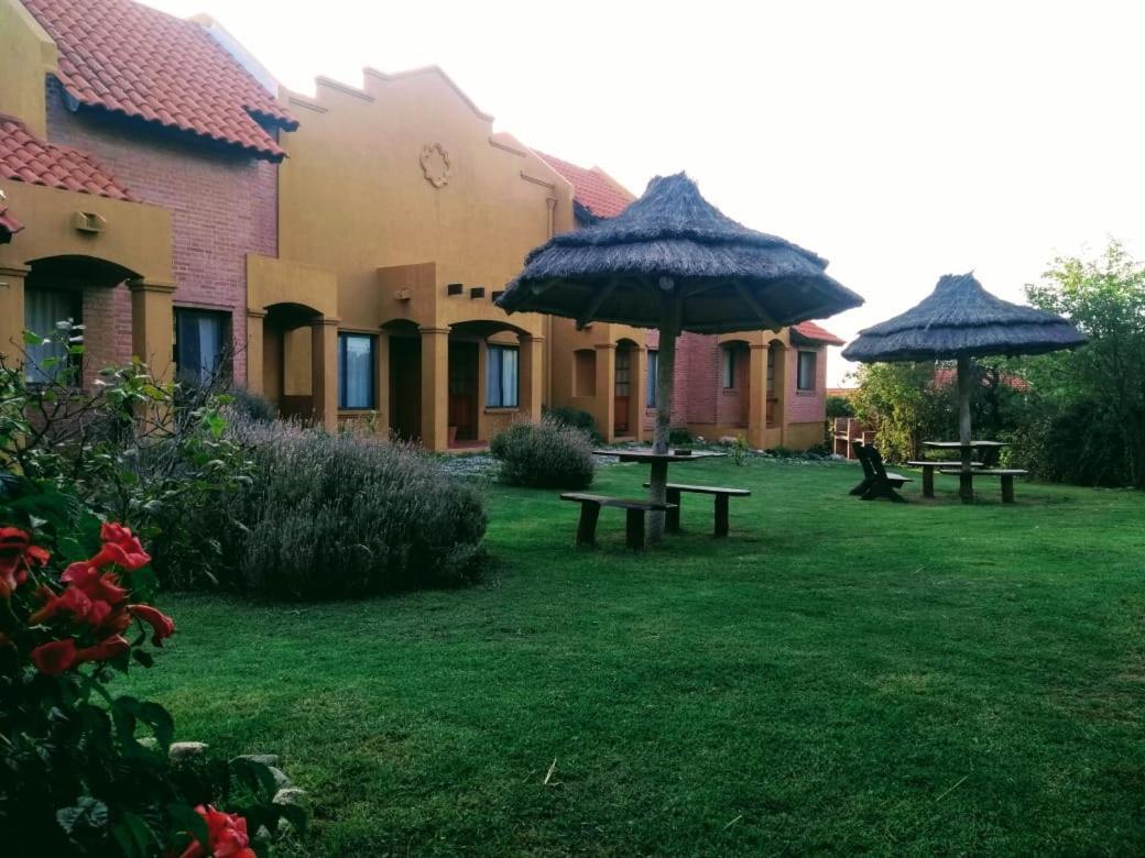 Barranca Del Indio Aparthotel Villa de Merlo Bagian luar foto